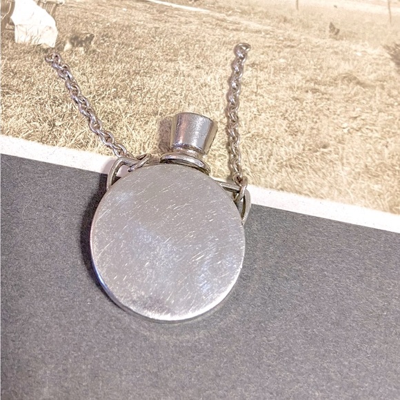 Vintage Silver Tone Perfume Scent Bottle Pendant - Picture 3 of 6